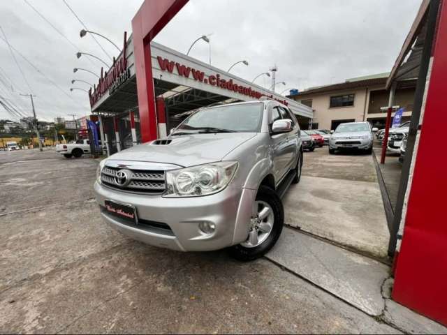 Toyota HILUX SW4 3.0 SRV 4X4 7 LUGARES 16V TURBO INTERCOOLER DIESEL 4P AUTOMÁTICO