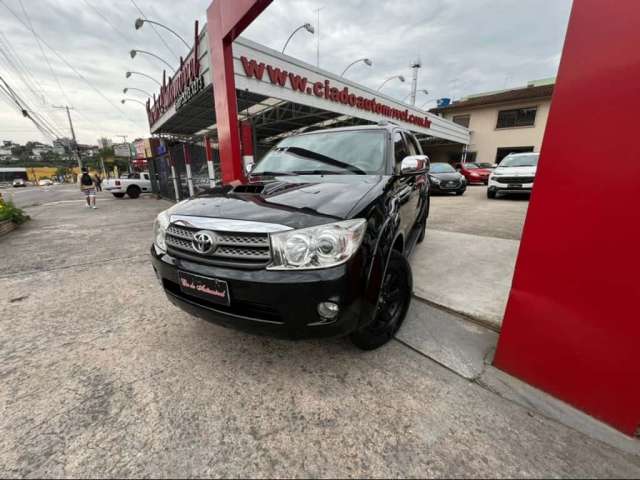 Toyota HILUX SW4 3.0 SRV 4X4 7 LUGARES 16V TURBO INTERCOOLER DIESEL 4P AUTOMÁTICO