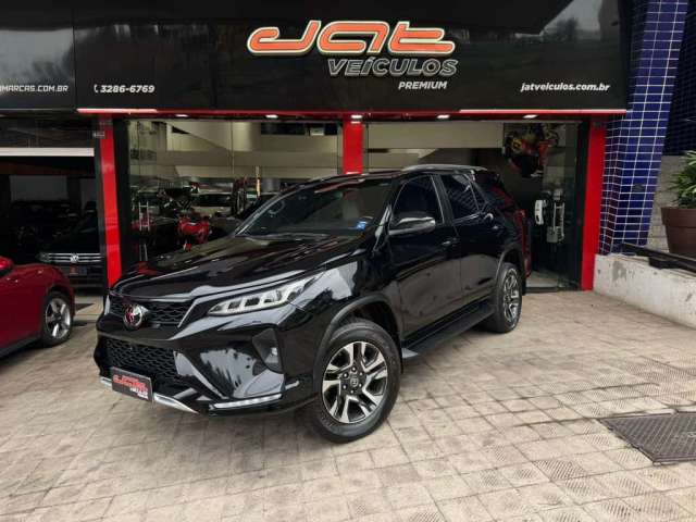 Toyota Hilux SW4 Diamond 2.8 TB 4x4 Die. Aut. - Preta - 2023/2024