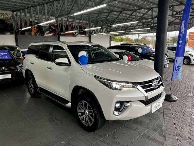 Toyota Hilux SW4 SRX 4x4 2.8 TDI 16V Dies. Aut. - 2019