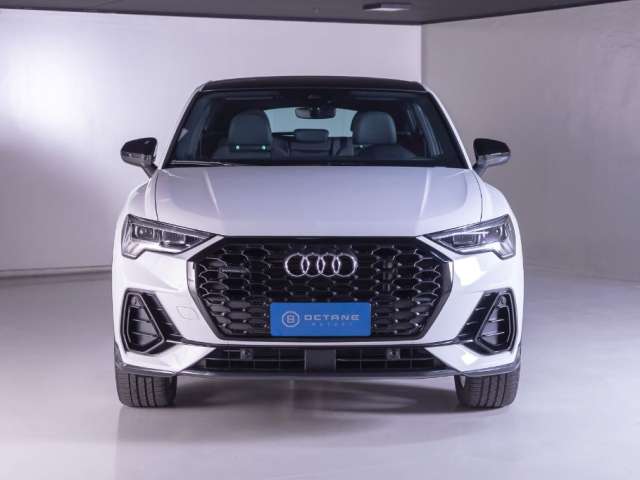 AUDI Q3 SPB PERFORMANCE BLACK