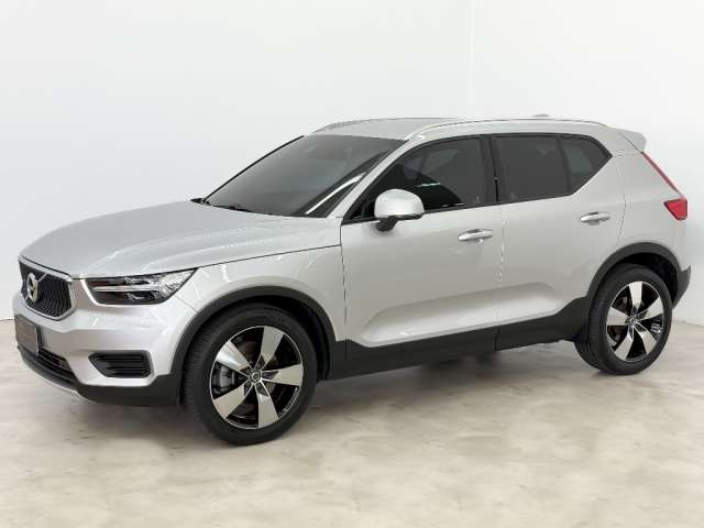 XC40 Momentum 2.0 AWD - Linda