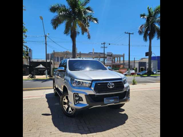 TOYOTA HILUX CD SRX 4x4 2.8 TDI 16V Diesel Aut.