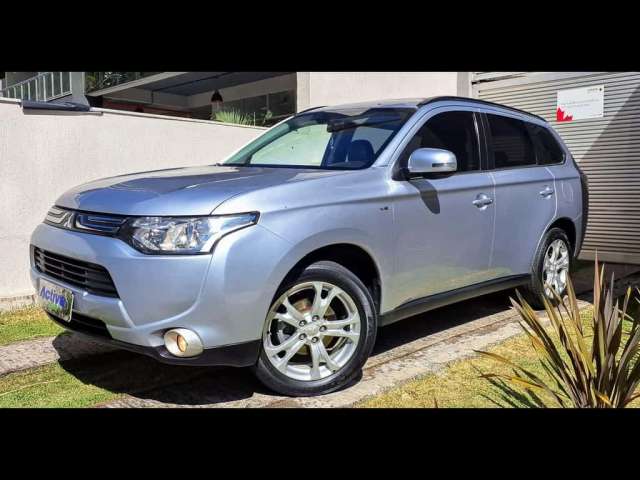 Mitsubishi Outlander 3.0 GT 4X4 V6 24V GASOLINA 4P AUTOMÁTICO - Prata - 2013/2014