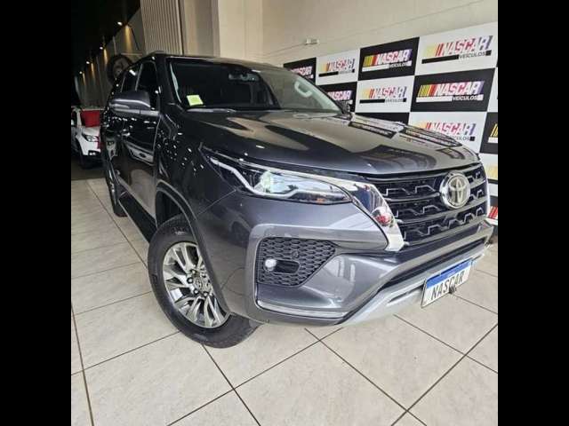 TOYOTA HILUX SW4 SRX 07 LUGARES DIESEL 2021