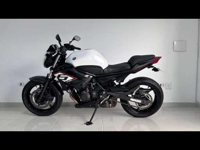 YAMAHA XJ6 N ABS BAIXO KM 