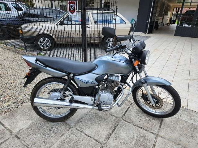 Honda CG 125 Titan ES 2002, restaurada, linda