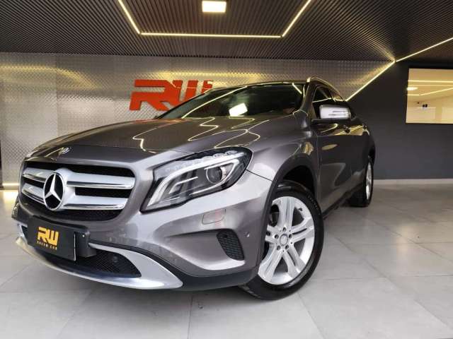 MERCEDES-BENZ GLA 200 1.6 Advantage