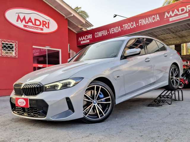 BMW 330e 2.0 16V