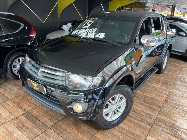 MITSUBISHI   L200 TRITON  3.5 HPE 4X4 CD V6 24V FLEX 2015 Muito Nova !! 