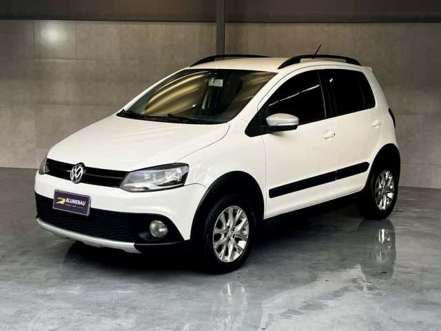 Volkswagen CrossFox W/ GII - Branca - 2013/2014