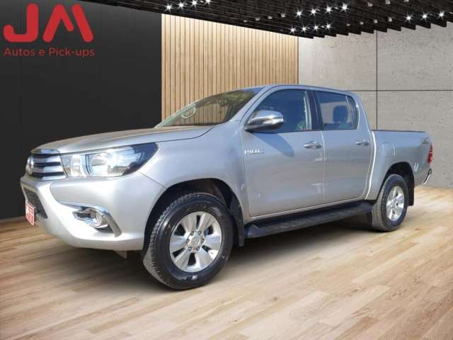 Toyota Hilux CD SRV 4x4 2.8 TDI Diesel Aut.  - Prata - 2017/2017