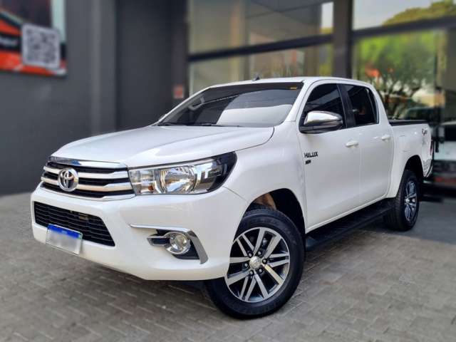 Toyota Hilux SRV Flex 4x4 !