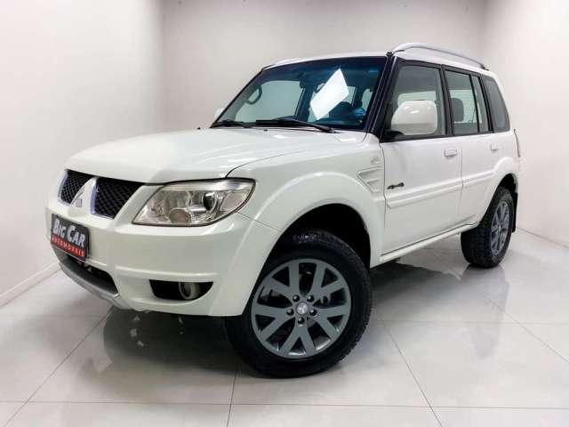 Mitsubishi Pajero TR4 2.0 Flex 16V 4x4 Aut. - Branca - 2012/2013