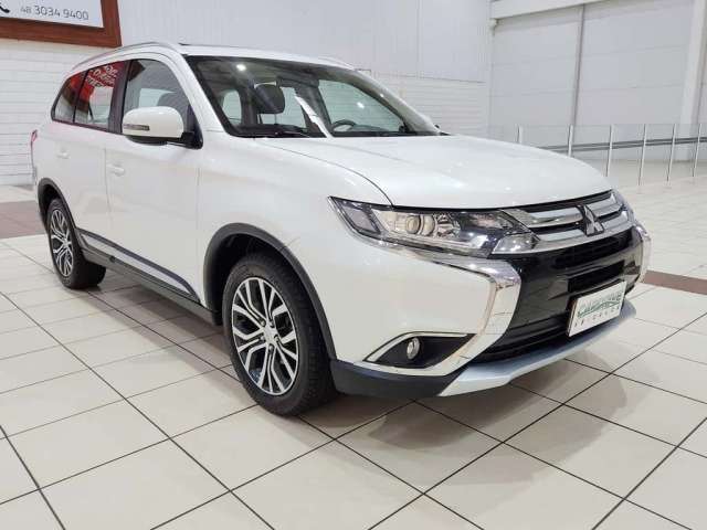 Mitsubishi Outlander 2.0 16V  - Branca - 2018/2018