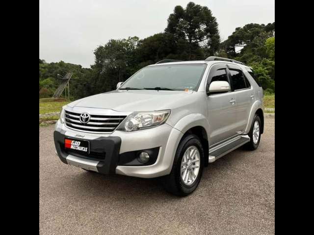 TOYOTA HILUX SW4 2015