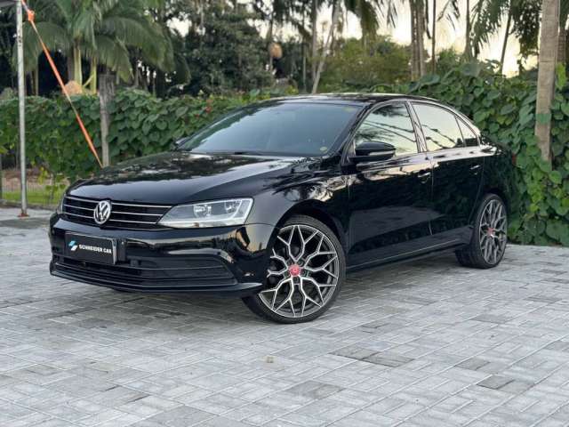 Volkswagen Jetta Comfortline 2.0 T.Flex 8V 4p Tipt.  - Preta - 2014/2015