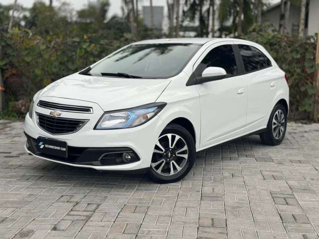 Chevrolet Onix HATCH LTZ 1.4 8V FlexPower 5p Mec. - Branca - 2014/2015