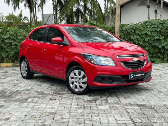 Chevrolet Onix HATCH LT 1.4 8V FlexPower 5p Mec.  - Vermelha - 2013/2013