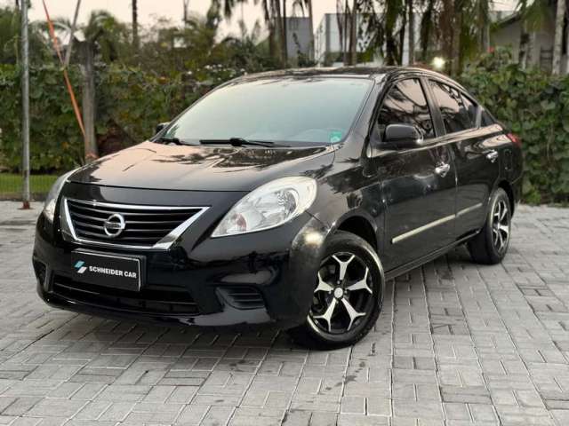 Nissan Versa 1.6 SV FLEX - Preta - 2011/2012