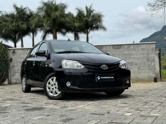 Toyota Etios X Sedan 1.5 Flex 16V 4p Mec.  - Preta - 2016/2017