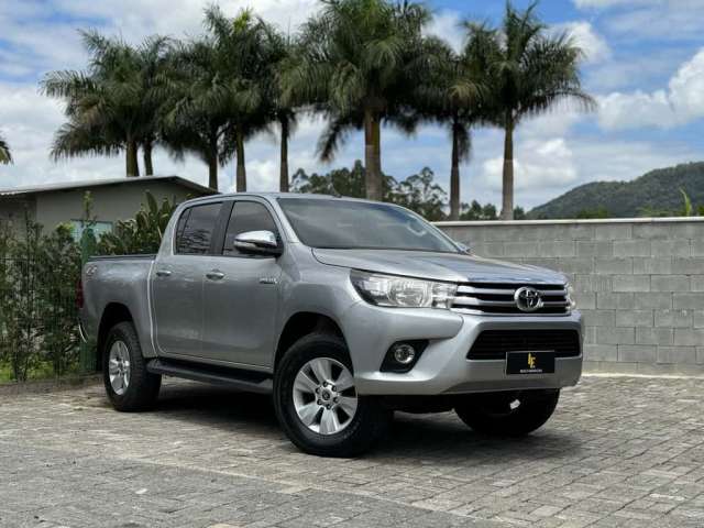 Toyota Hilux CD SRV 4x4 2.8 TDI Diesel Aut. - Prata - 2017/2017