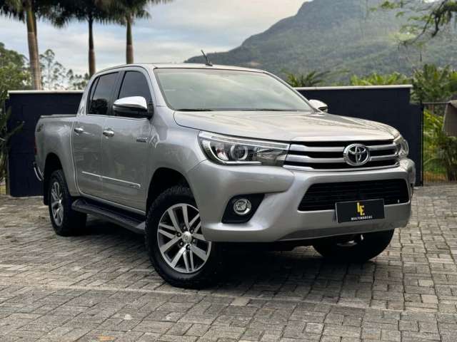 Toyota Hilux CD SRX 4x4 2.8 TDI 16V Diesel Aut. - Prata - 2017/2018