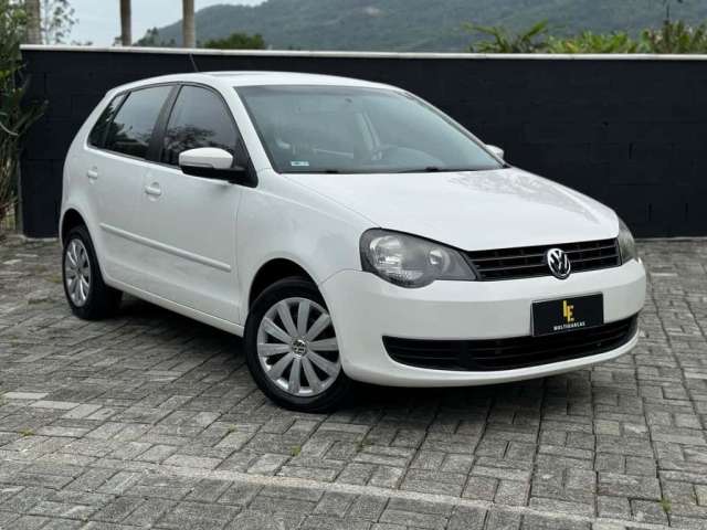 Volkswagen Polo 1.6 - Branca - 2011/2012