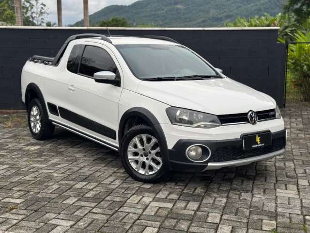 Volkswagen Saveiro Cross 1.6 8v Flex  - Branca - 2013/2014