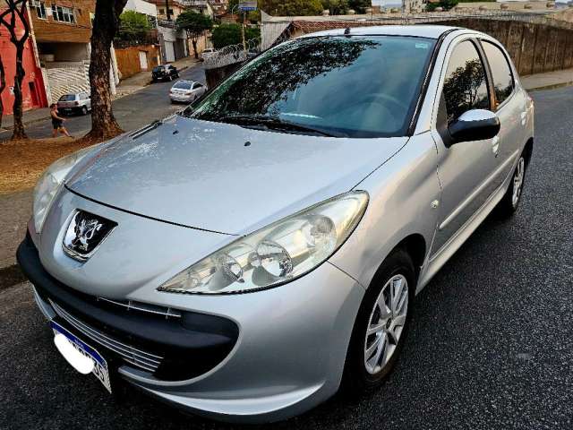 Peugeot 207 XR 1.4 Flex - Ano 2011