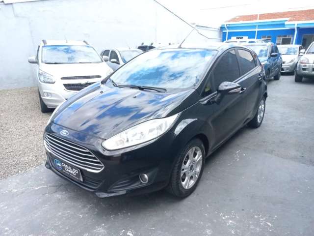 FORD NEW FIESTA 1.6 SE 2014/2015, veículo em ótimo estado de conservação!