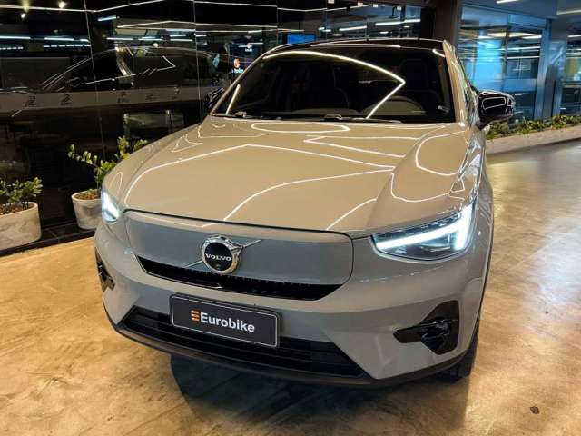 VOLVO C40