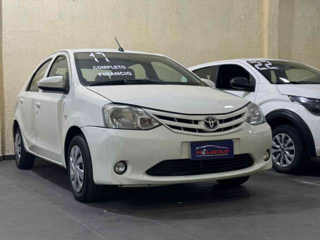 Toyota Etios 2017 1.5 x sedan 16v flex 4p automático