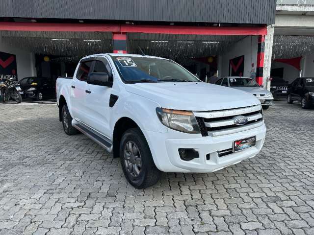 Ford Ranger XLS 2.2 4x4 Diesel 2015 – Força, Robustez e Pronta para Qualquer Terreno! 