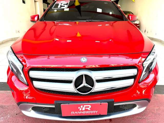 Mercedes- Benz  GLA 200 ADV 2015