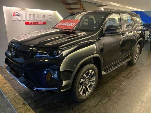 HILUX SW4 SRX PLATINIUM 7 L 2024 BLINDADO 0km