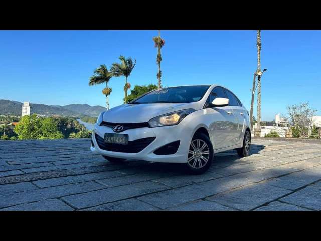 Hyundai HB20S 1.6M COMF - Branca - 2014/2014