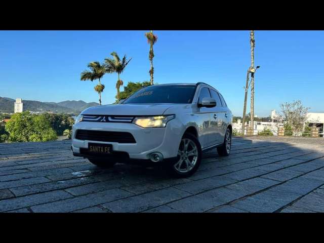 Mitsubishi Outlander MMC  3.0 GT - Branca - 2014/2015