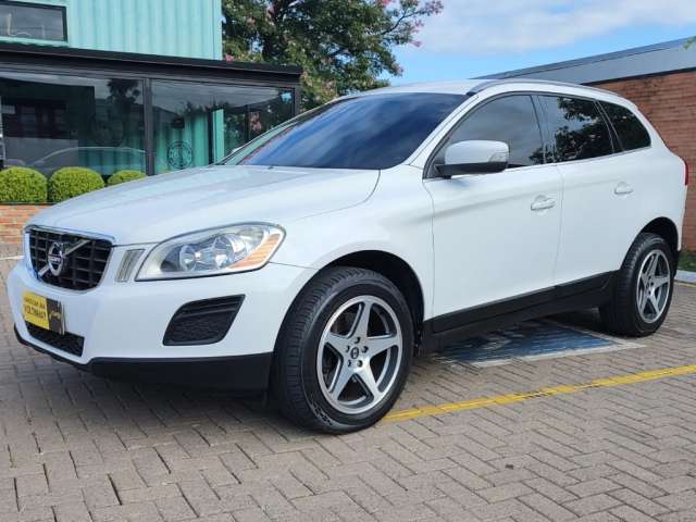 volvo xc60 t5 interior claro