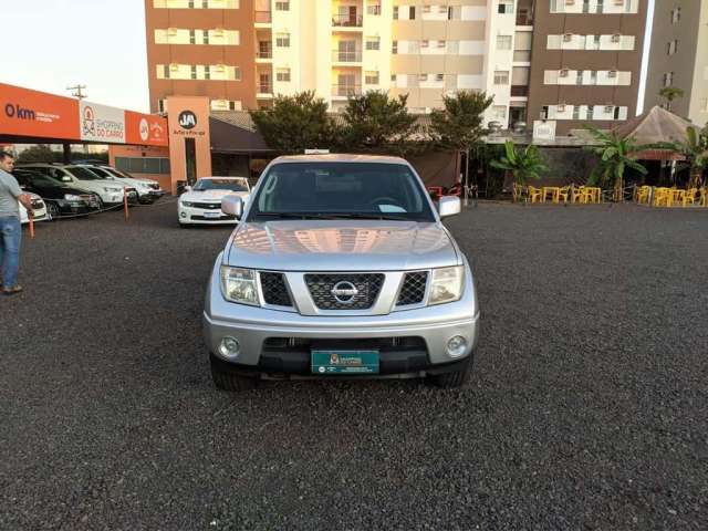 Nissan Frontier XE  CD 4x4 2.5 TB Diesel  - Prata - 2012/2013