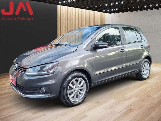 Volkswagen Fox Comfortline 1.6 Flex 8V 5p - Cinza - 2015/2015