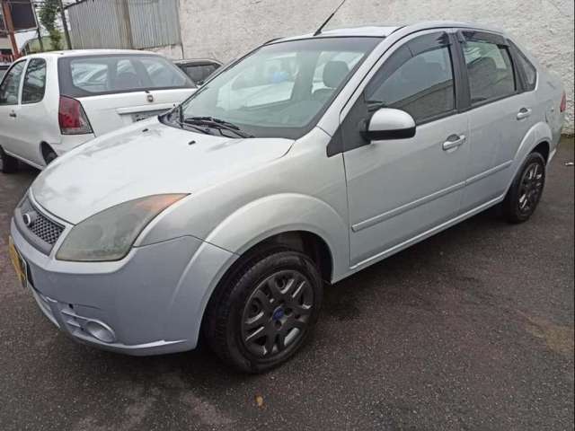 FORD FIESTA SEDAN 1.0 2009