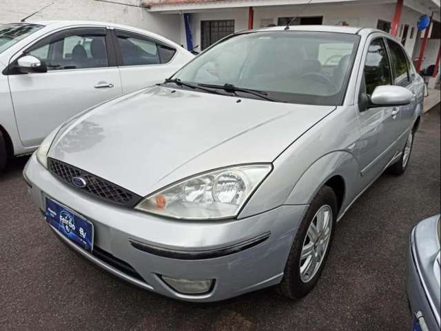 FORD FOCUS HATCH GHIA 2.0 16V 4P 2004