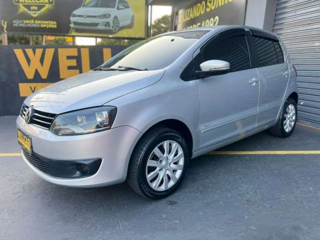 Volkswagen Fox 1.0 Flex - Completo - Muito novo!