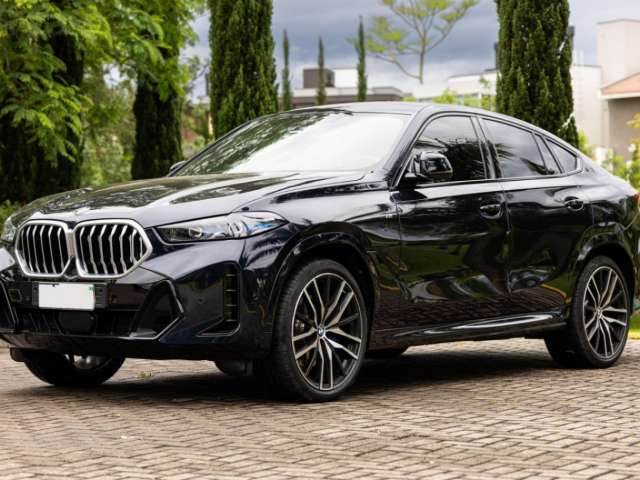 BMW X6 à venda.