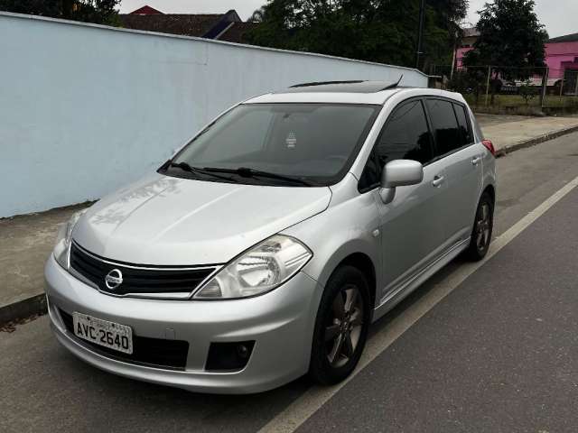 Nissan Tida 1.8  Sl 2012