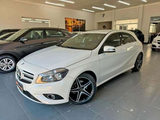 MERCEDES-BENZ A 200 1.6 Turbo Urban 16V - 2013/2014