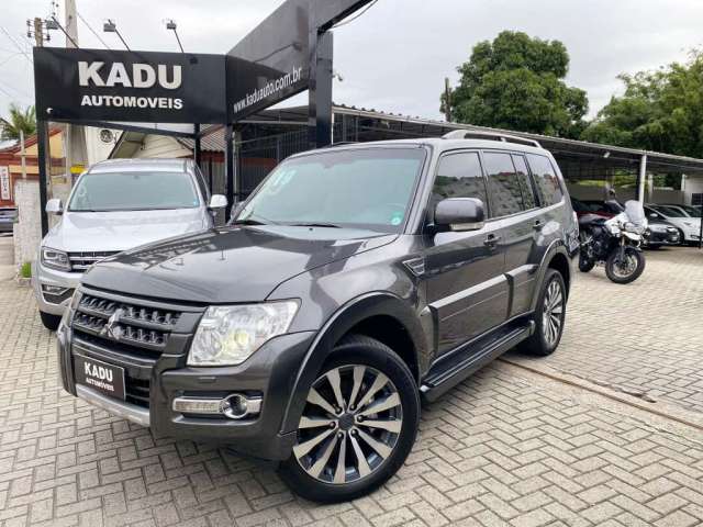 Mitsubishi Pajero HPE Full 3.2 4x4 T.I.Dies. 5p Aut