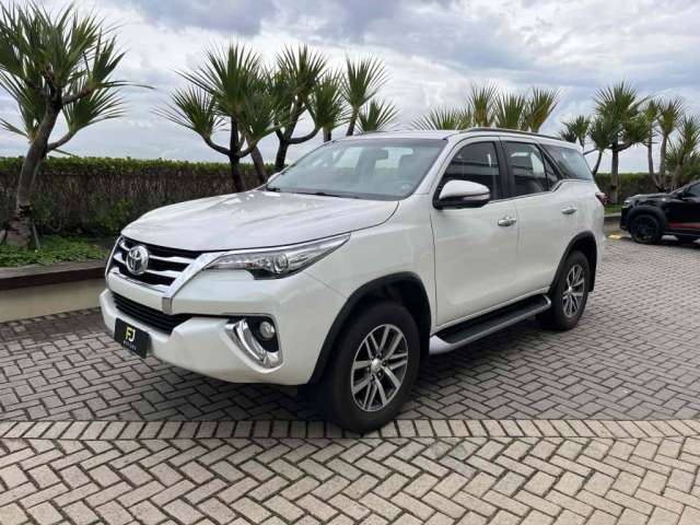 Toyota Hilux sw4 2017 4.0 srx 4x4 7 lugares v6 24v gasolina 4p automático