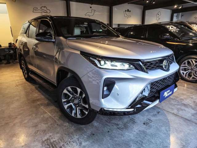 TOYOTA HILUX SW4